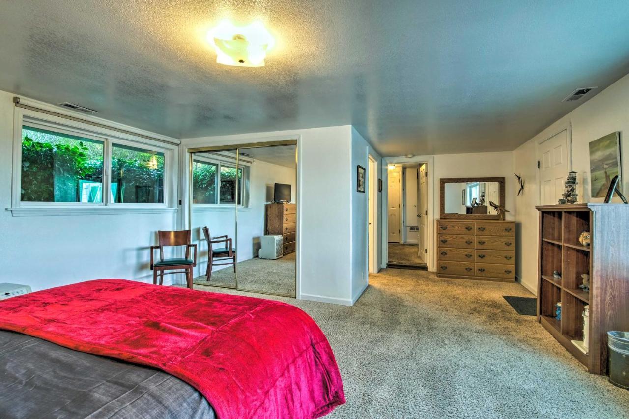 Cliffside Lighthouse Beach Home With Ocean View Coos Bay Exterior foto